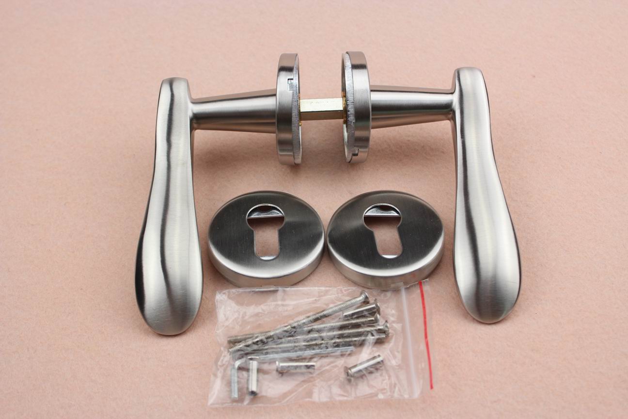 China Supplier Stainless Steel 304 Solid Casting Lever Door Handle